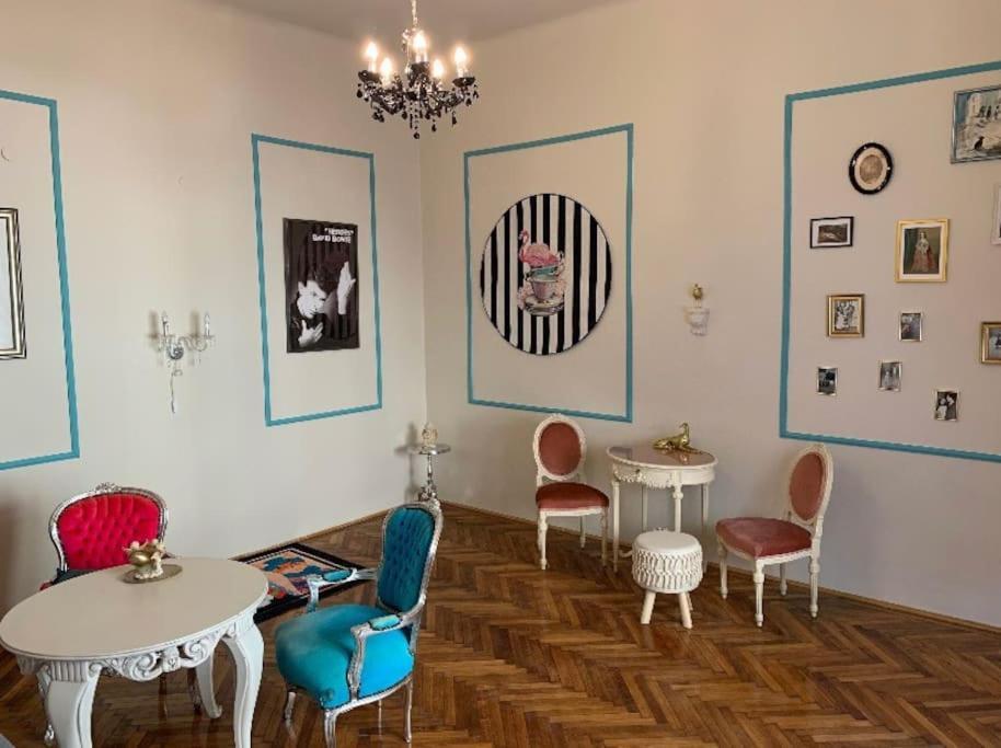 Barbie Baroque Apartment Budapest Luaran gambar